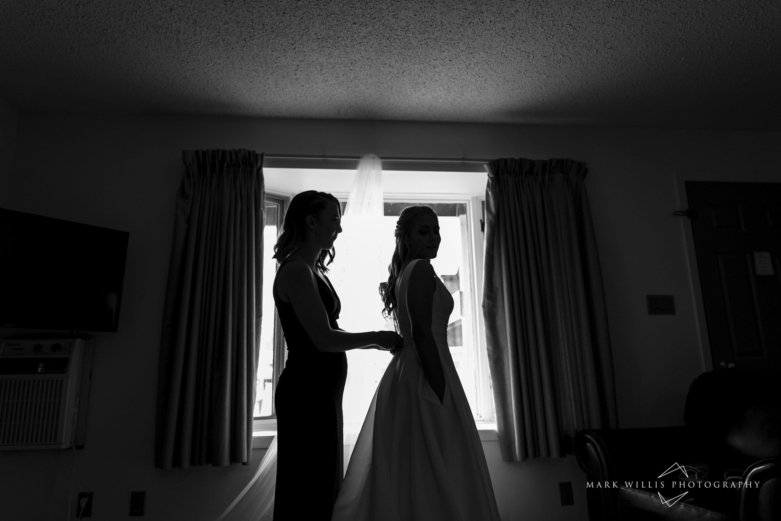 Jamie and Kyle – Danceland Clear Lake MB Wedding Photography – Mark Willis  Professional Photography Services